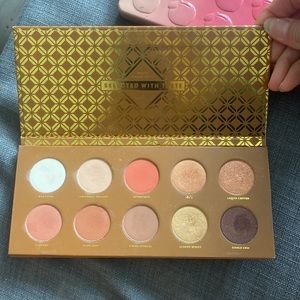 Zoeva eyeshadow palette